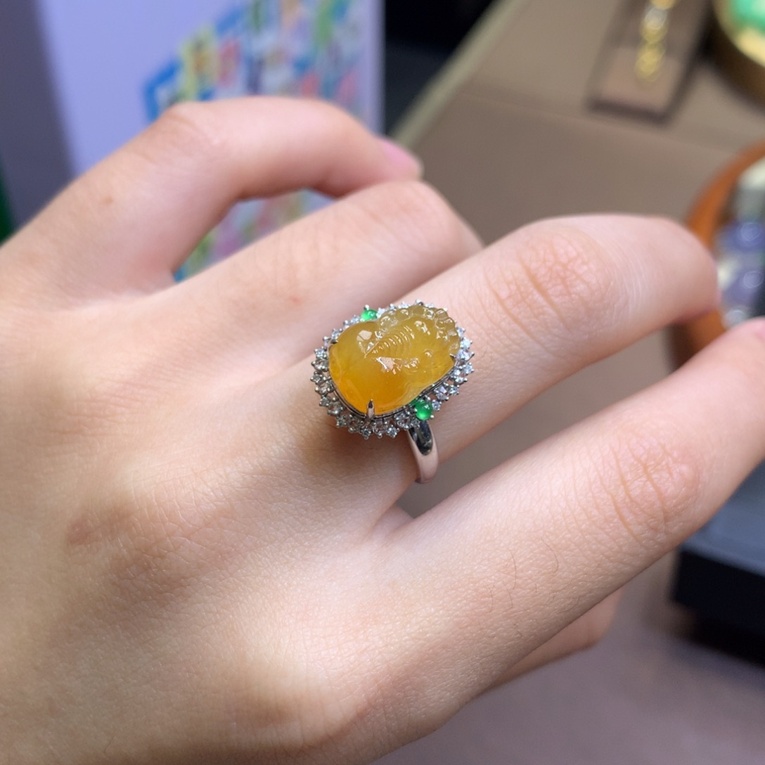 翡翠18K金镶嵌颈饰翡翠