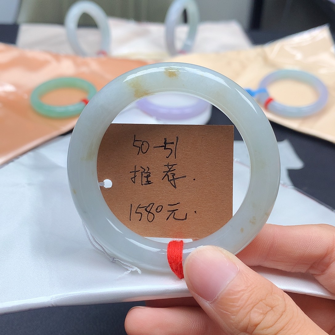 定制翡翠未镶嵌手镯