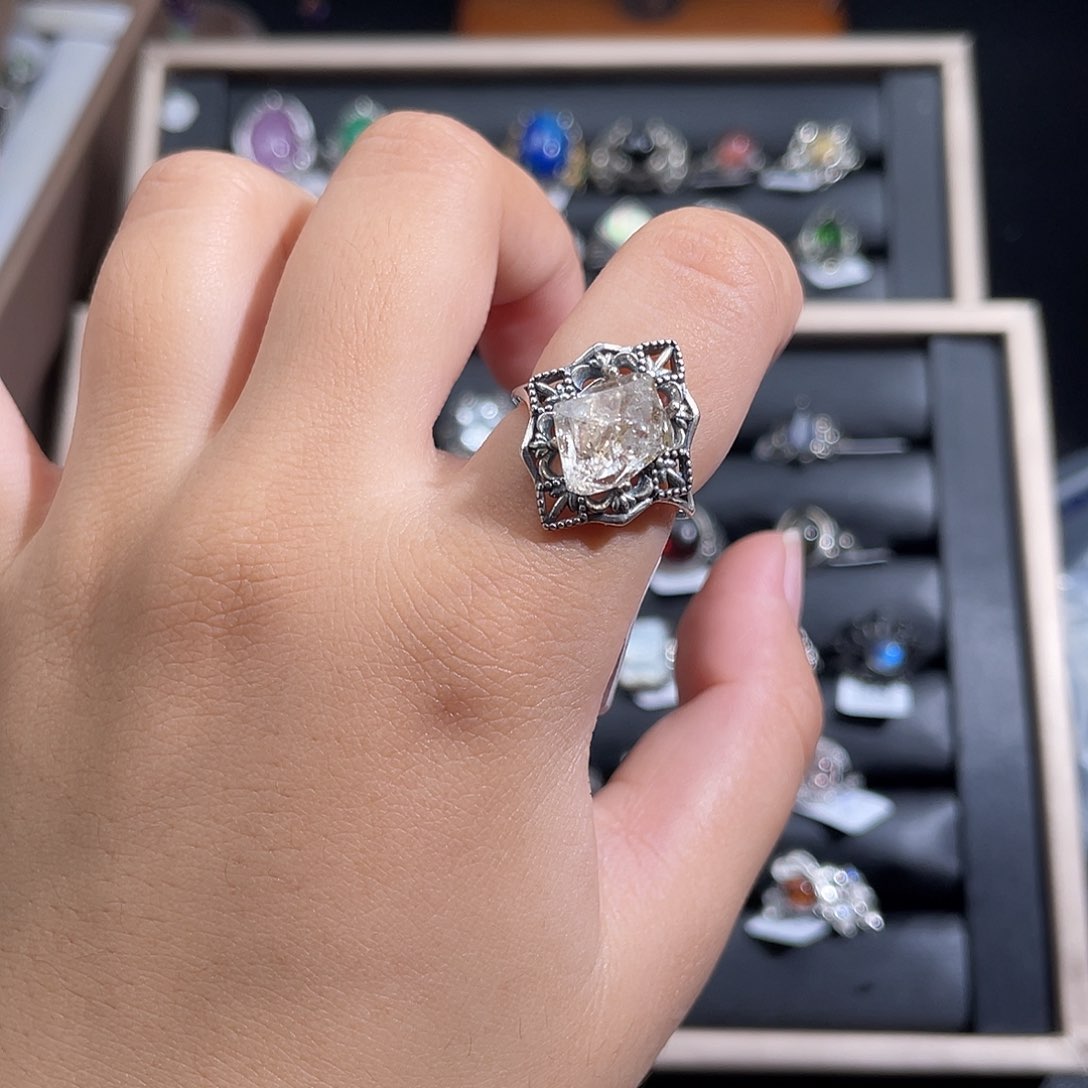 银S925镶嵌戒指水晶