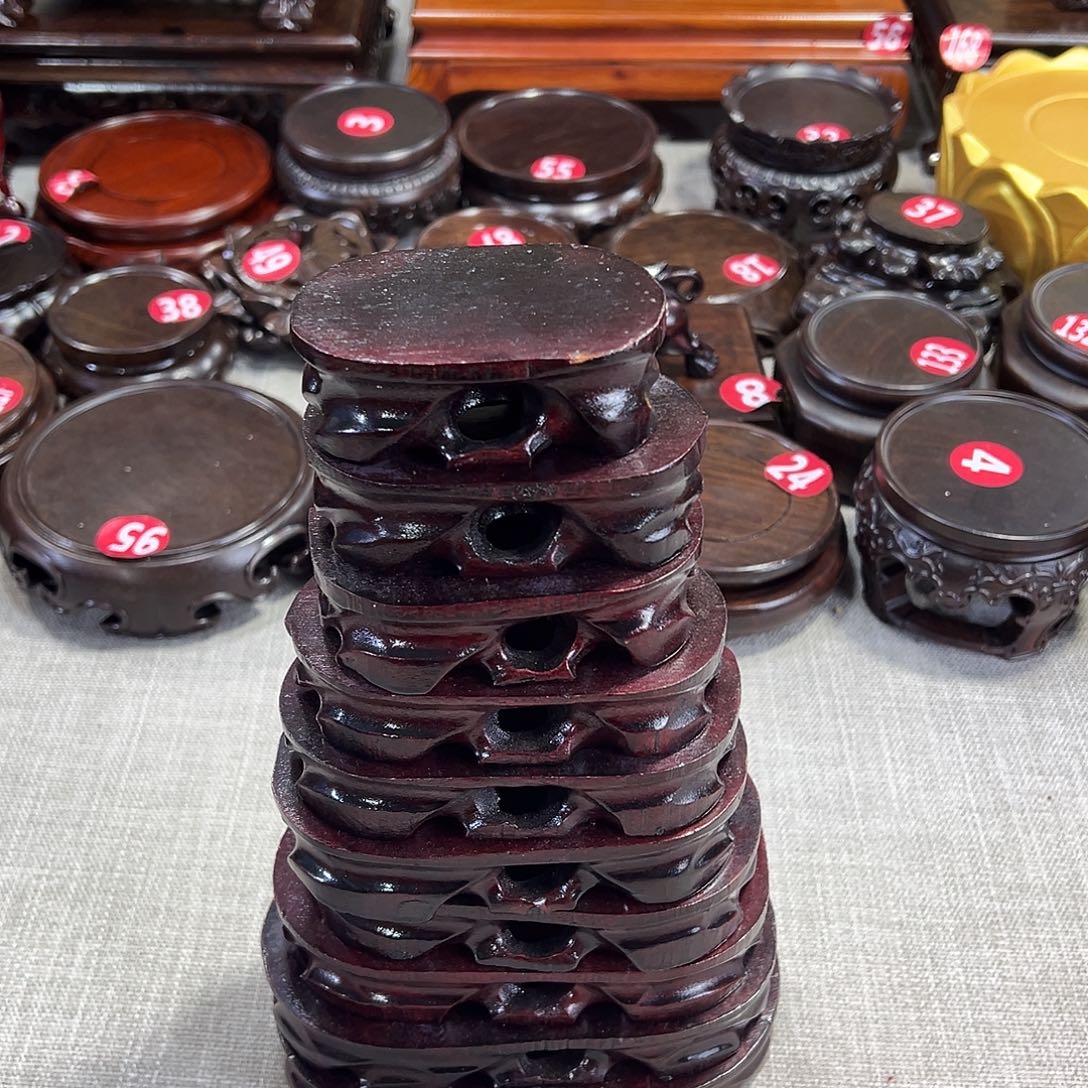 红木底座精雕工艺品