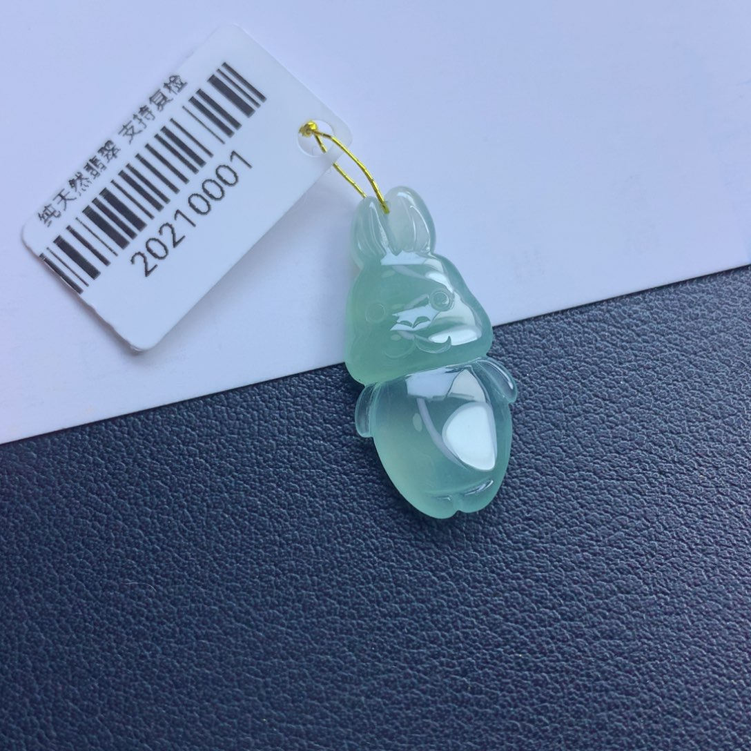 翡翠颈饰未镶嵌兔子