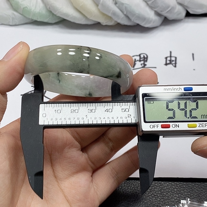 翡翠手镯未镶嵌257 