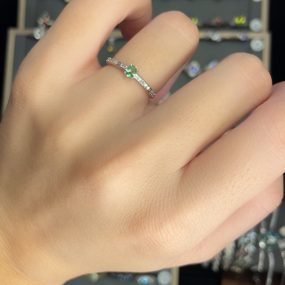 银S925镶嵌石榴石（沙弗莱）戒指