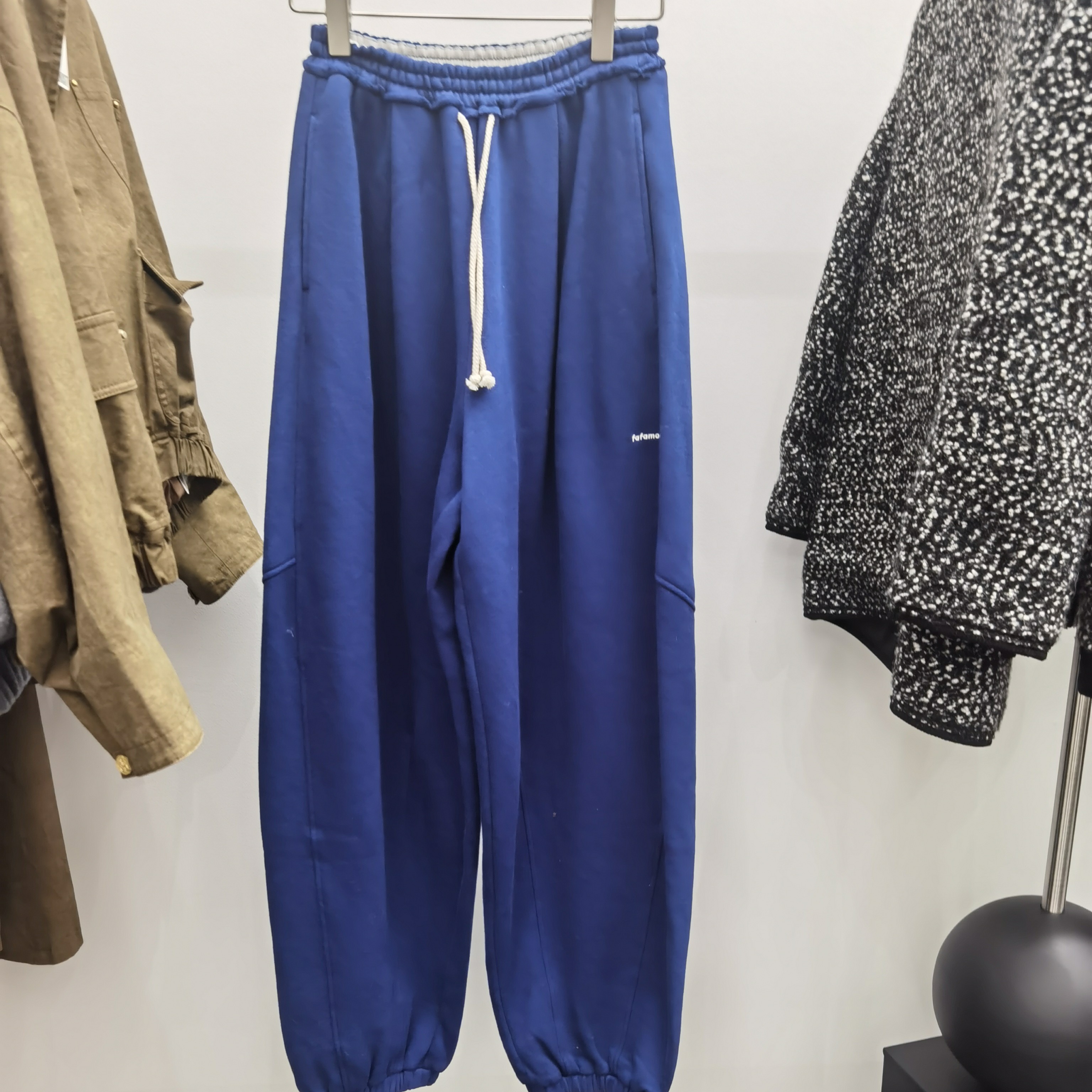 现货fafamoon设计师品牌 2025秋季女士脚口可调节宽松裤