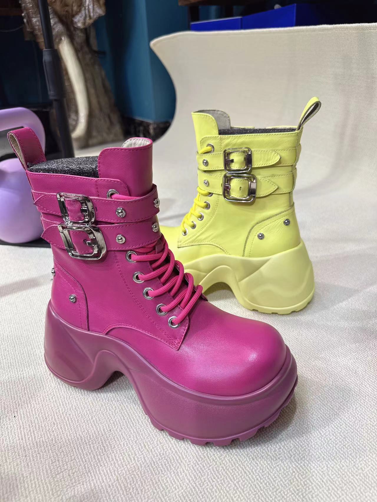 时尚休闲百搭女士厚底马丁靴