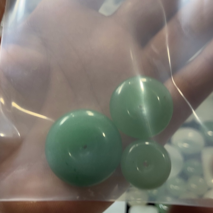 石英质玉未镶嵌颈饰