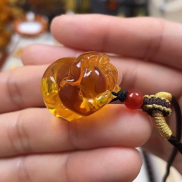 琥珀珠宝奇石未镶嵌8.7克