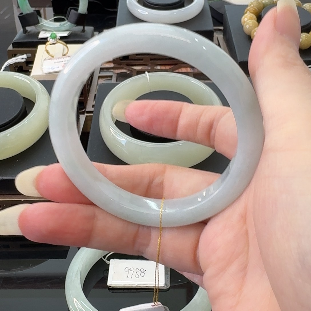 翡翠手镯未镶嵌天然翡翠饰品带证书