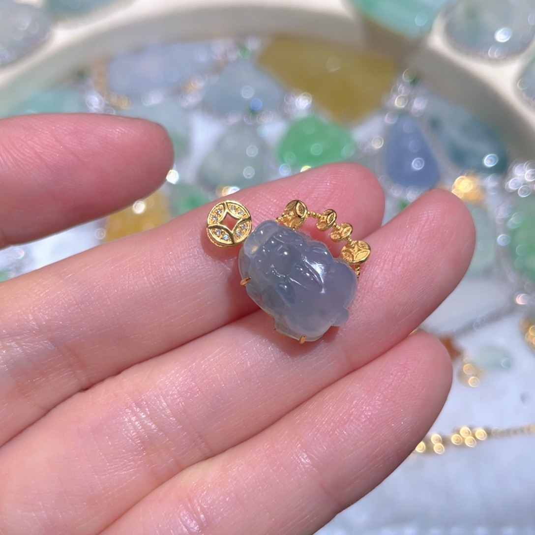 翡翠颈饰18K金镶嵌翡翠