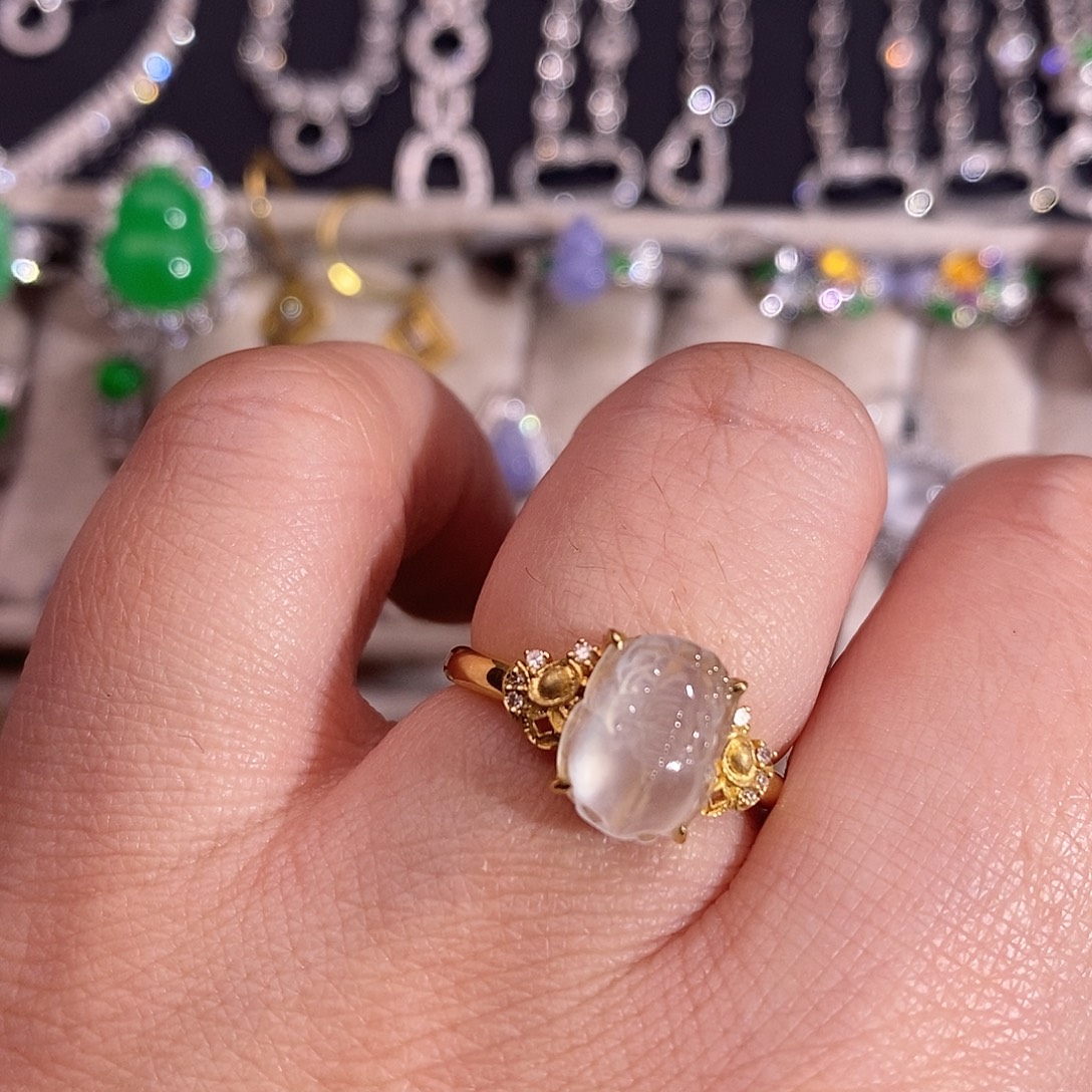 翡翠18K金镶嵌戒指