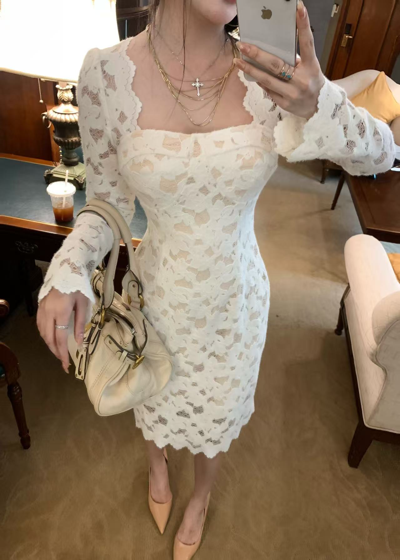 贾大猫《芬兰漫雪》2025秋冬新款温柔气质弹力收腰法式连衣裙-M194