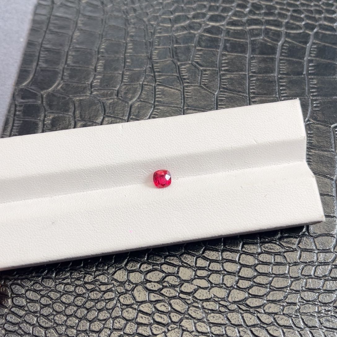 裸石未镶嵌尖晶石0.64ct绝地武士尖晶石