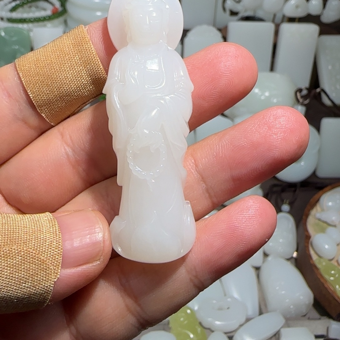 阿***Q和田玉未镶嵌颈饰