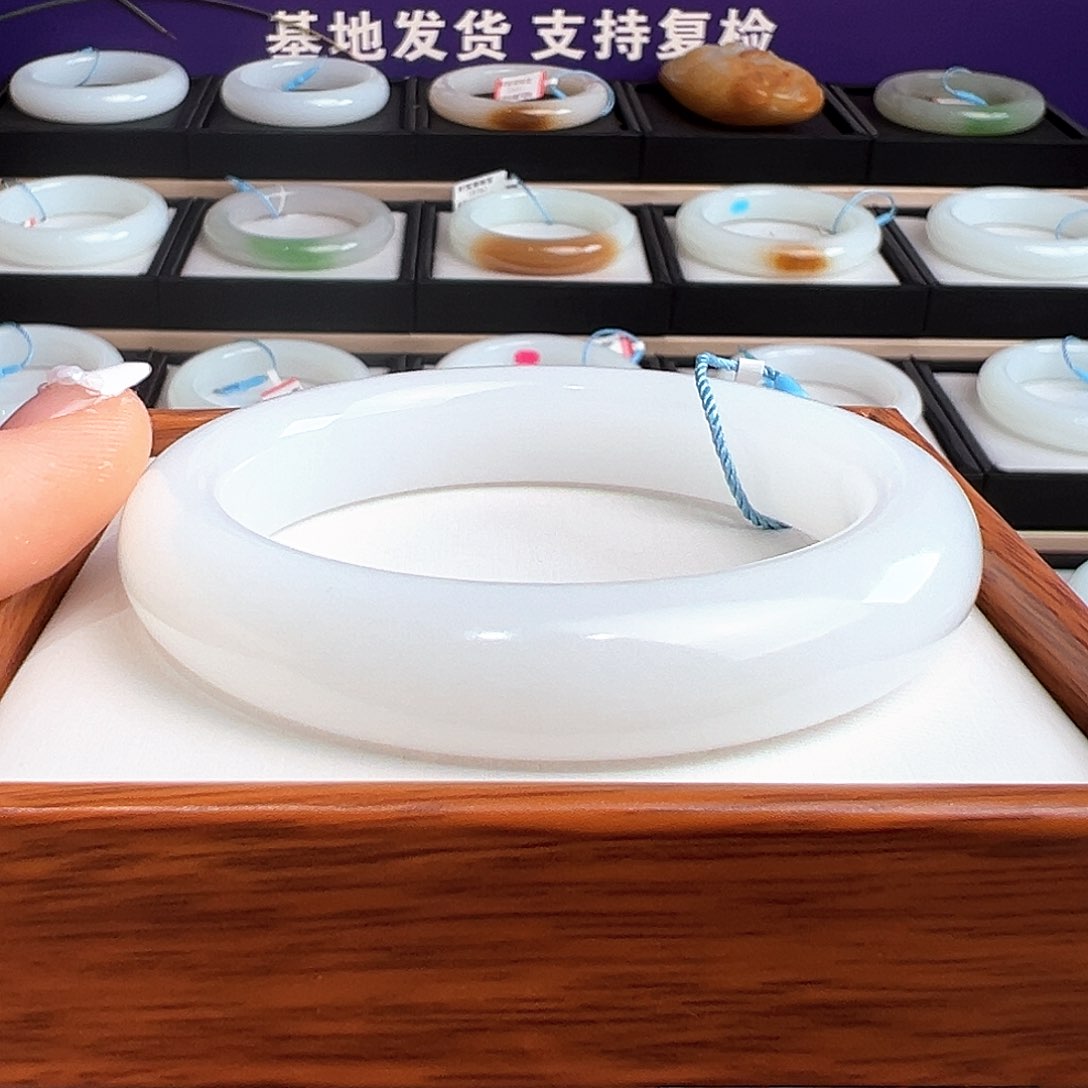 和田玉手镯未镶嵌58 59