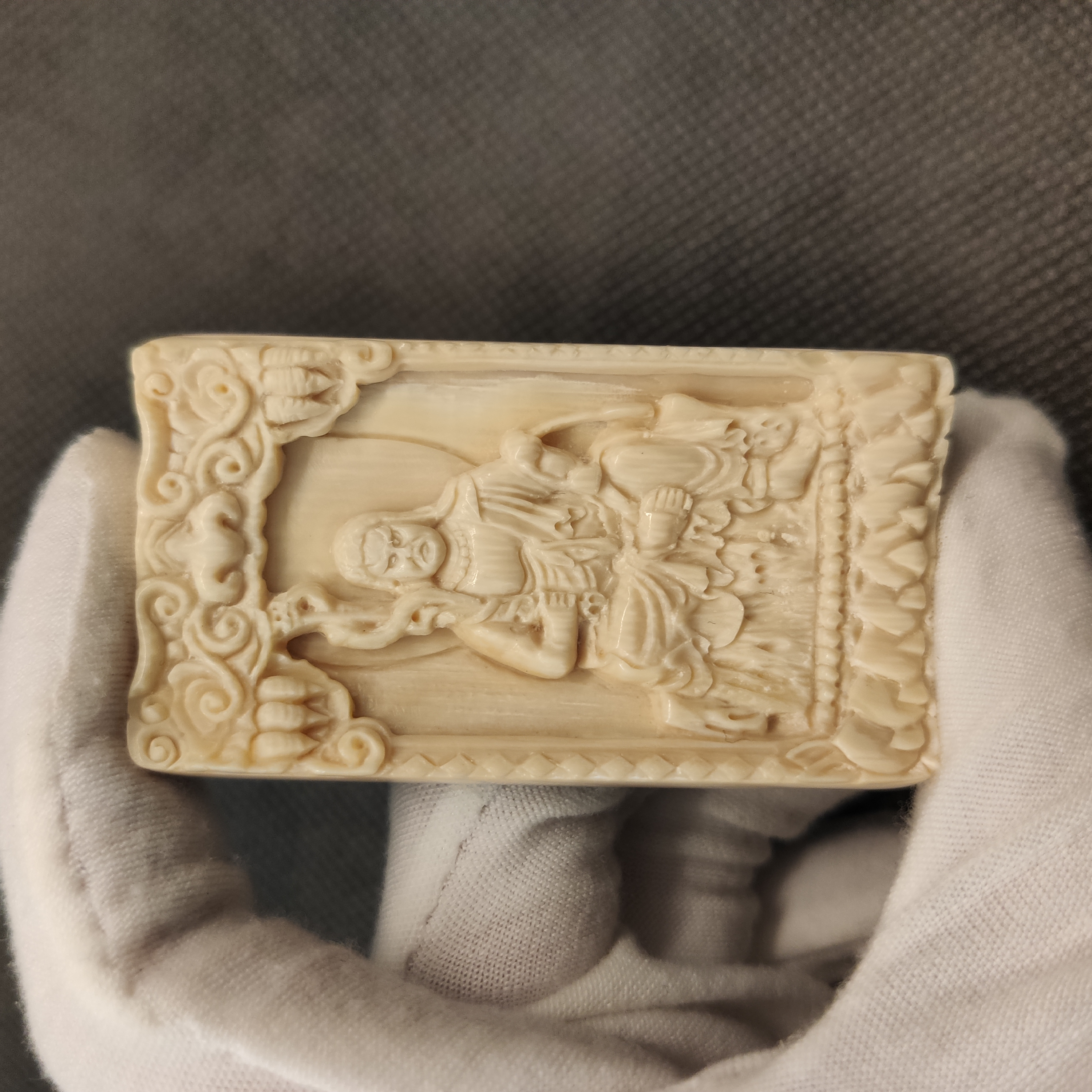 C00037 不动明王（鸡）猛犸牙工艺品