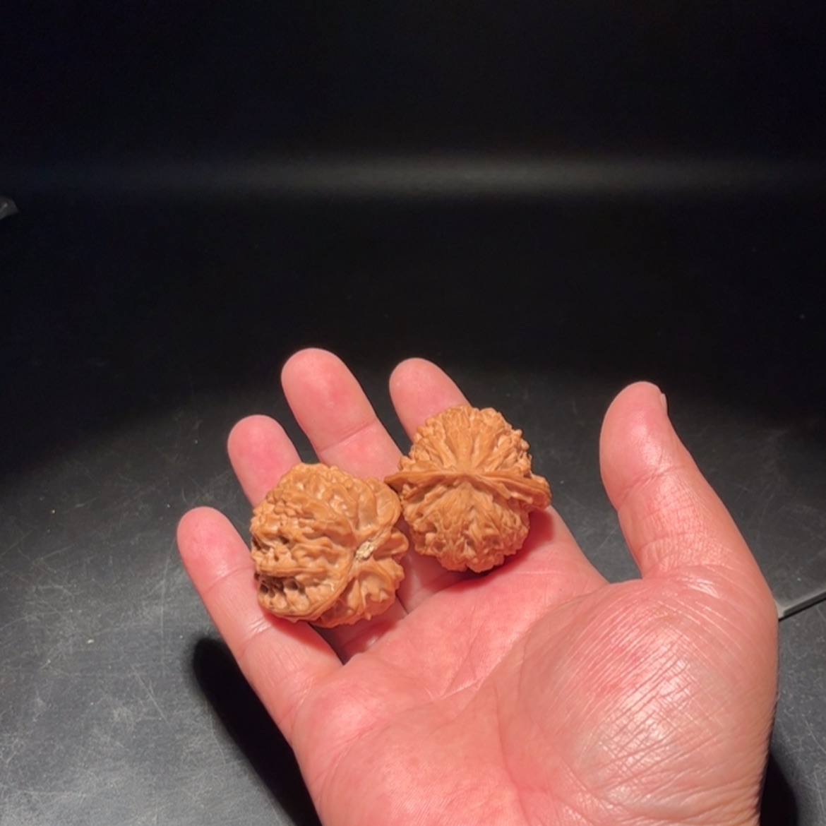 【闪购商品】@****,文玩核桃木制手把件