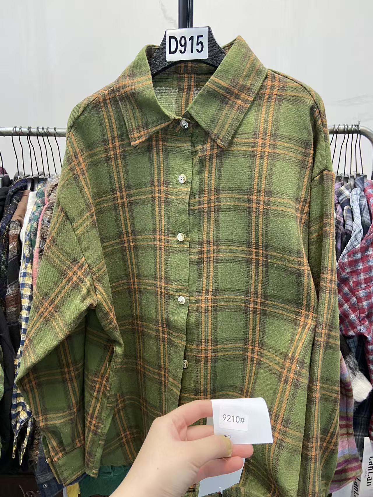 【格子衬衫】张丹丹秋季新设计感格子宽松休闲中长款衬衫