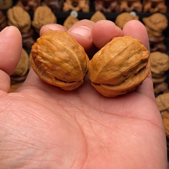 呆***员文玩核桃把件………………