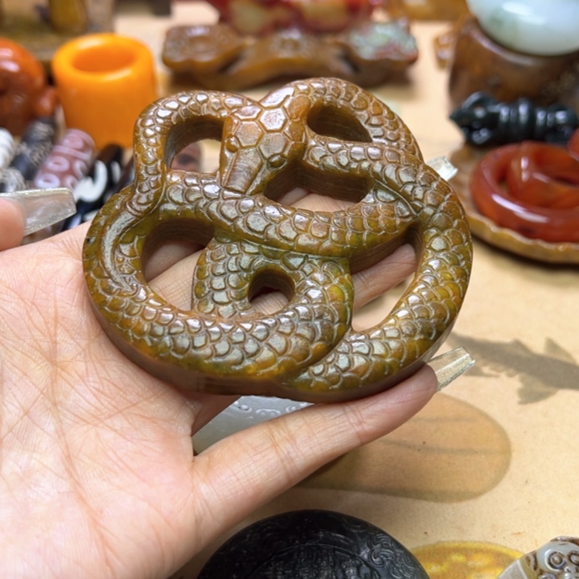 【闪购商品】蛇纹石玉颈饰未镶嵌