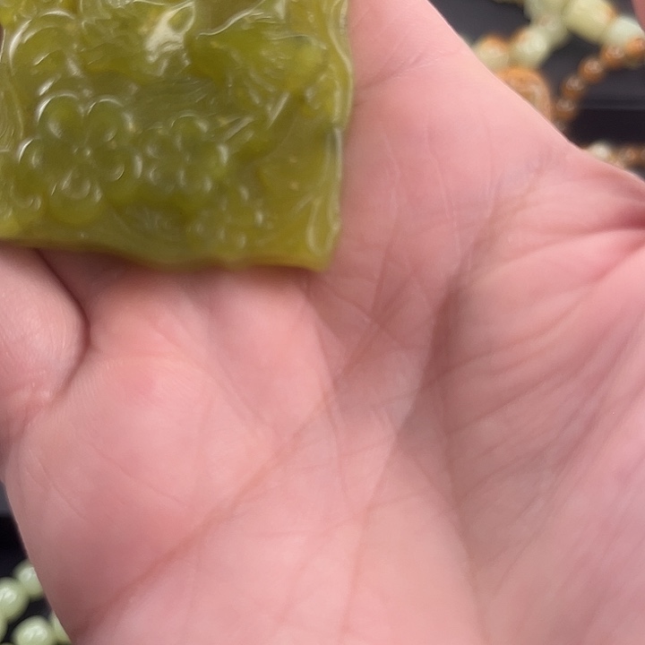 四***子蛇纹石玉未镶嵌玉猪龙