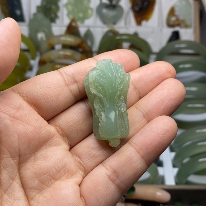 蛇纹石玉吊坠(不含链)未镶嵌