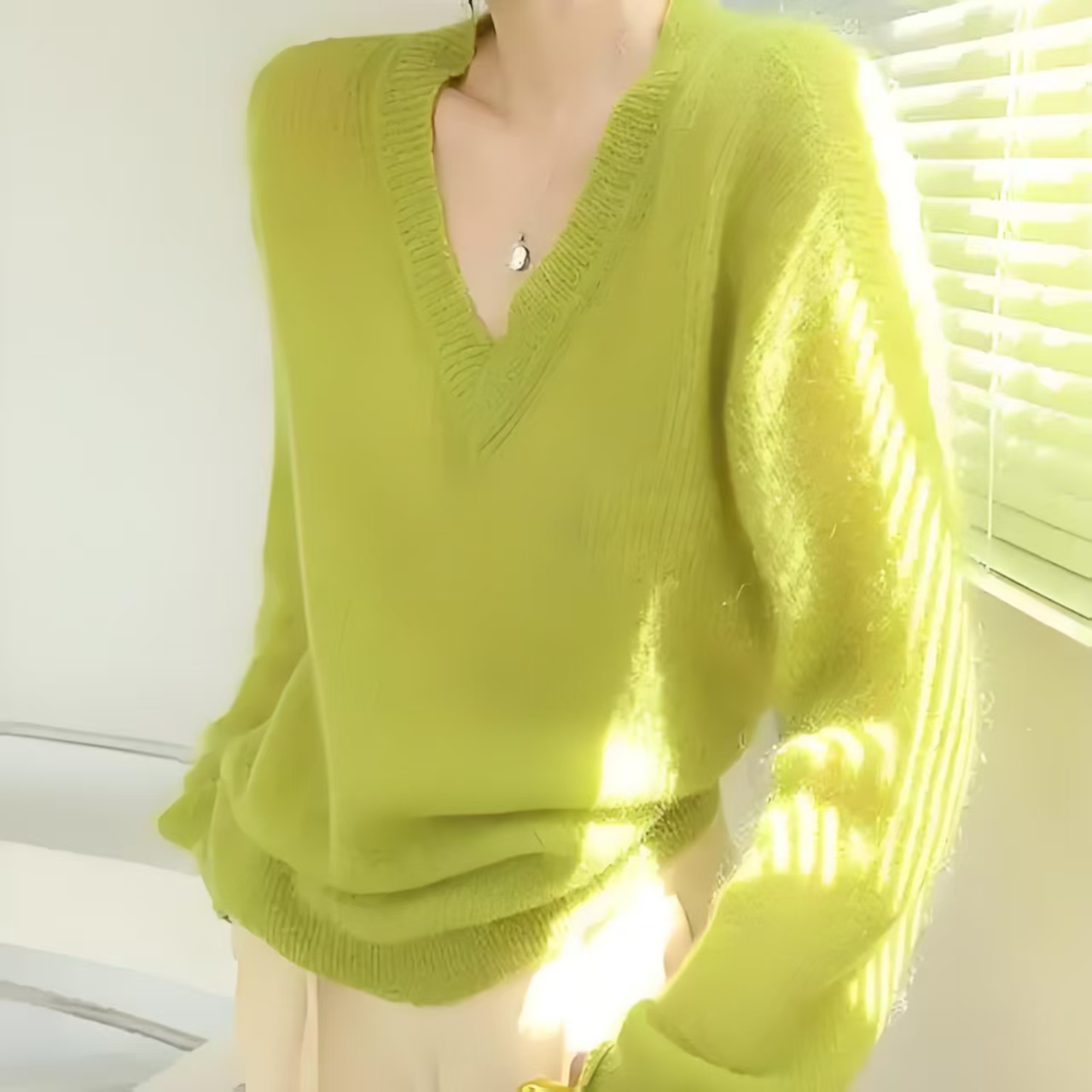 温柔高级感韩风别致绿色V领毛衣春秋薄款宽松慵懒针织衫上衣