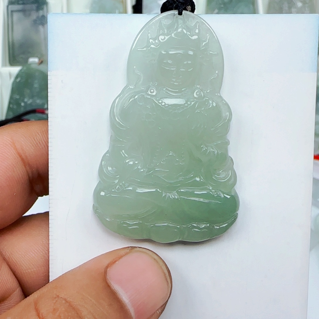 翡翠颈饰未镶嵌，