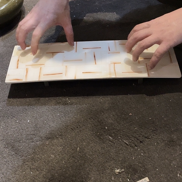 陶瓷花瓶，茶壶茶杯。