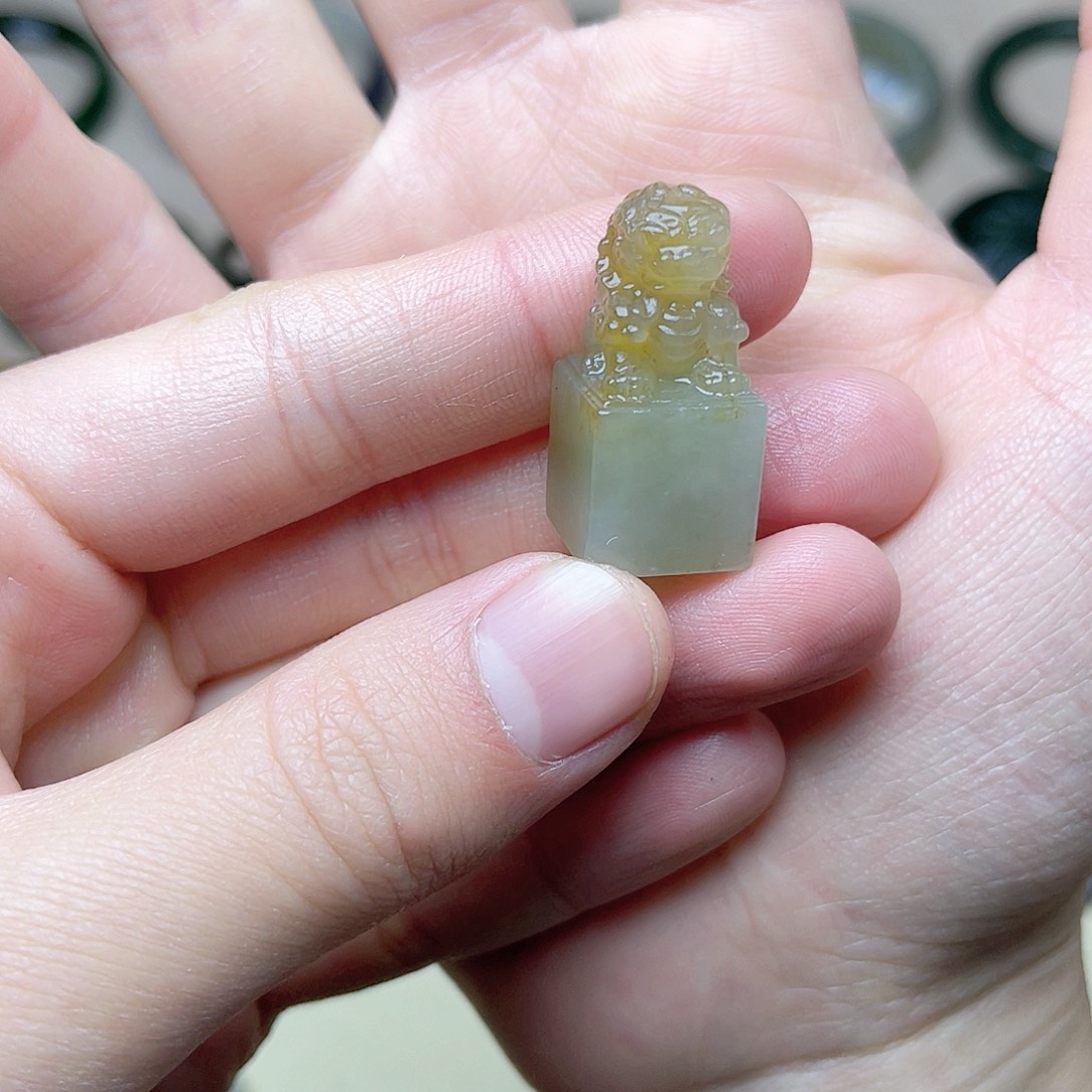 和田玉印章。k k未镶嵌