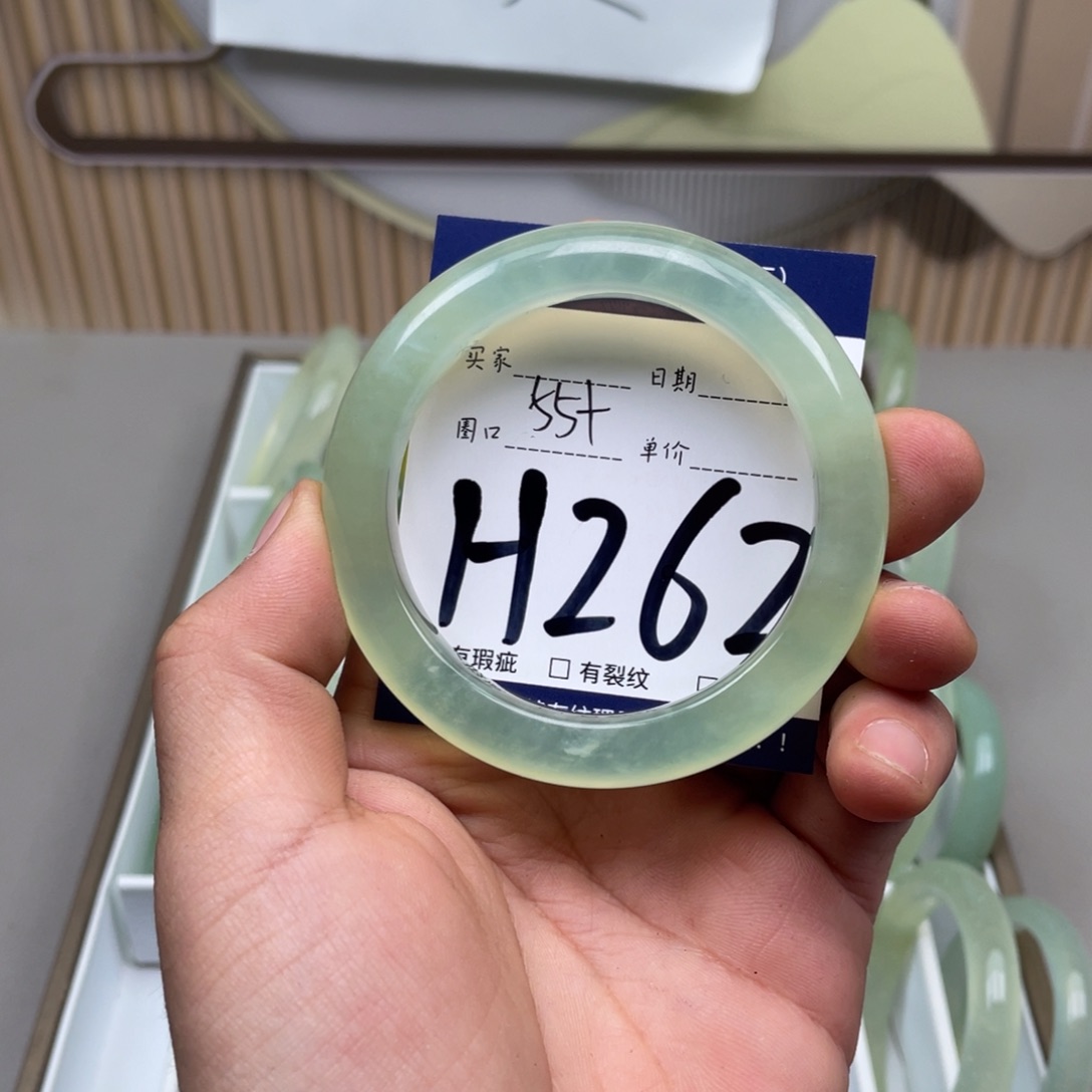 岫玉手镯手镯未镶嵌