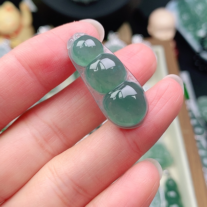 颈饰未镶嵌翡翠吊坠