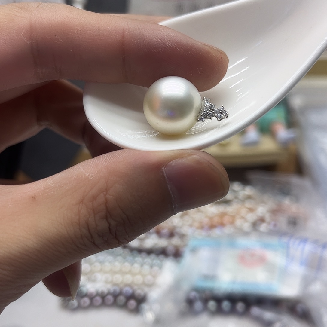 海水珍珠18K金镶嵌颈饰