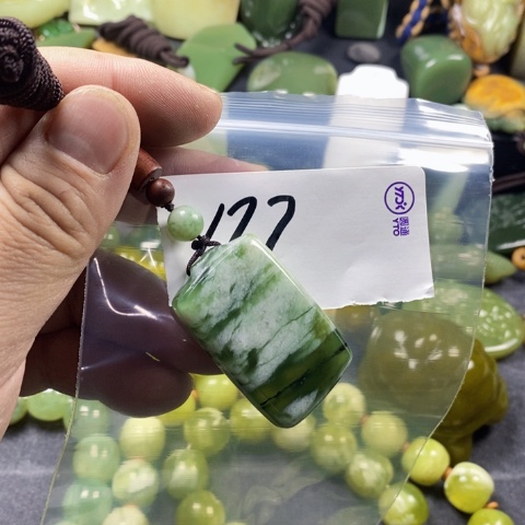 未镶嵌蛇纹石玉手链