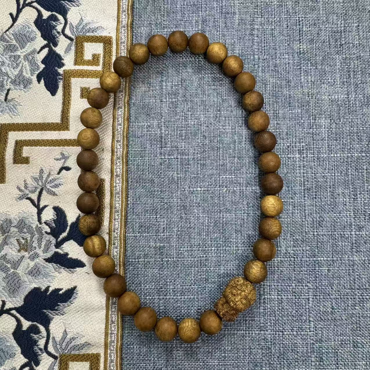 沉香28  花蜜树丁香白奇手串-多样性发货-zjjlg17