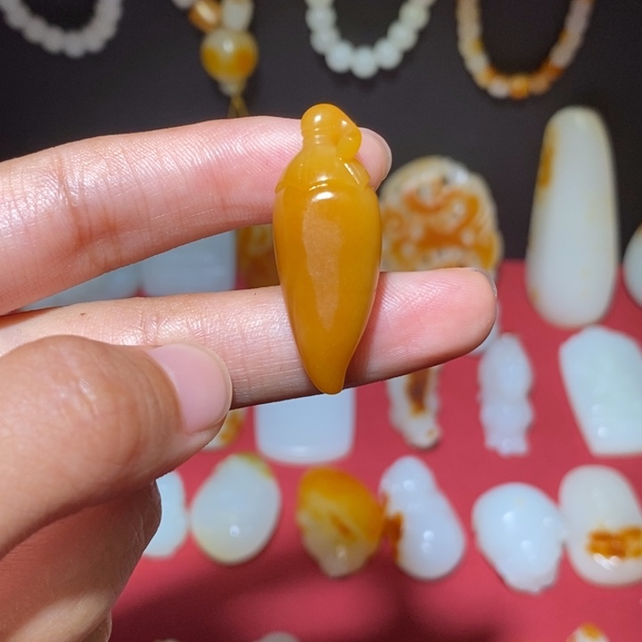 颈饰未镶嵌和田玉