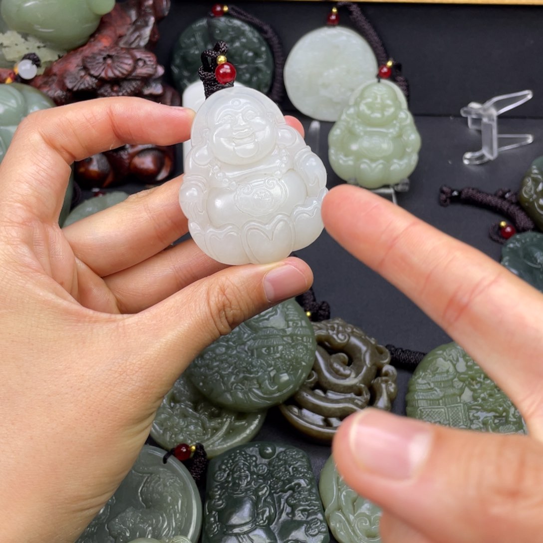 和田玉颈饰未镶嵌