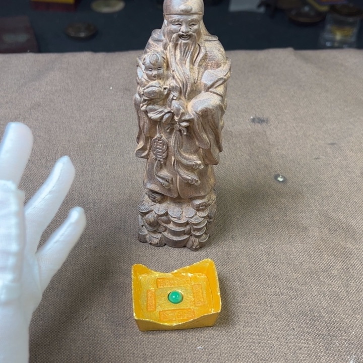 精品摆件工艺品等
