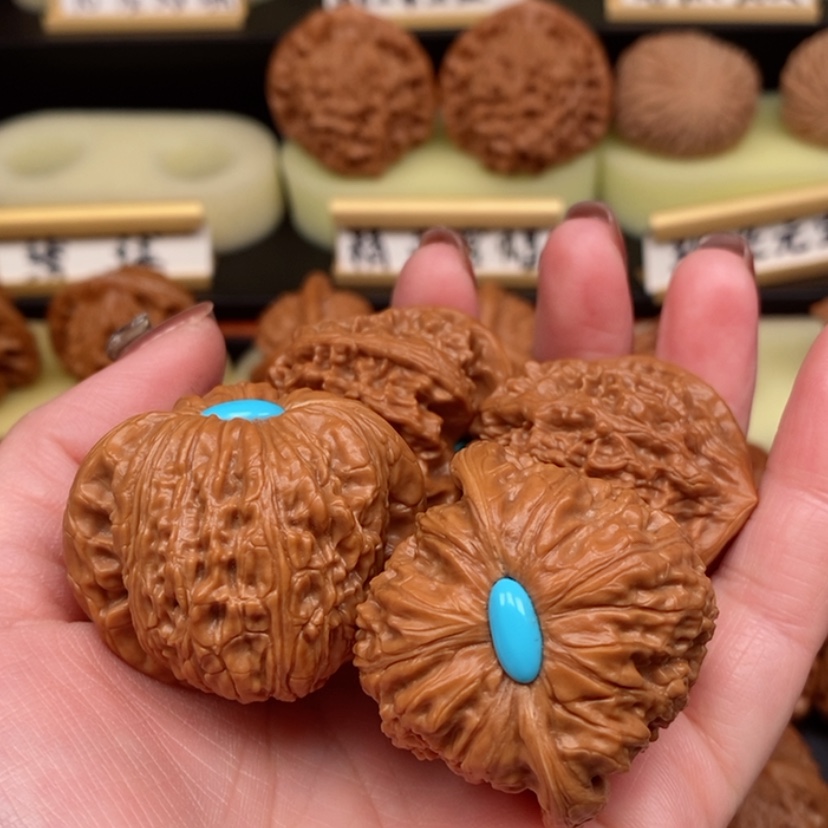 【闪购商品】文玩核桃吊坠释**羽野牛泥鳅背蛤蟆头