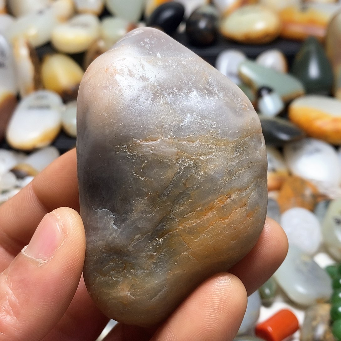 和田玉颈饰未镶嵌手把件原石