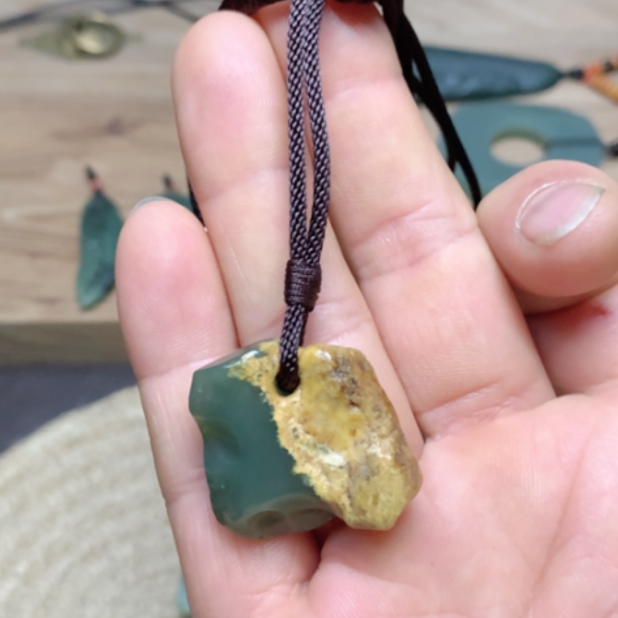 【闪购商品】颈饰未镶嵌岫岩河磨玉（透闪石质玉）
