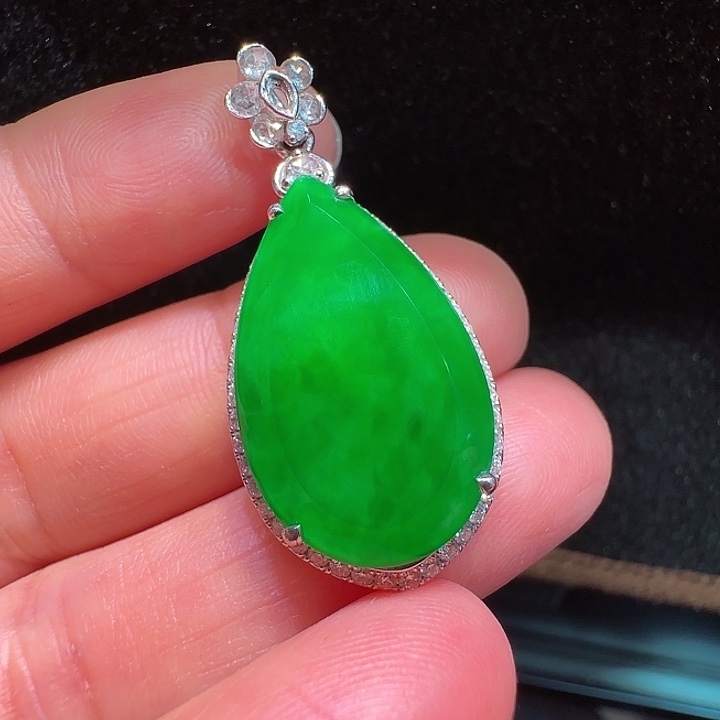 翡翠吊坠(不含链)18K金镶嵌缅甸翡翠a货水滴吊坠