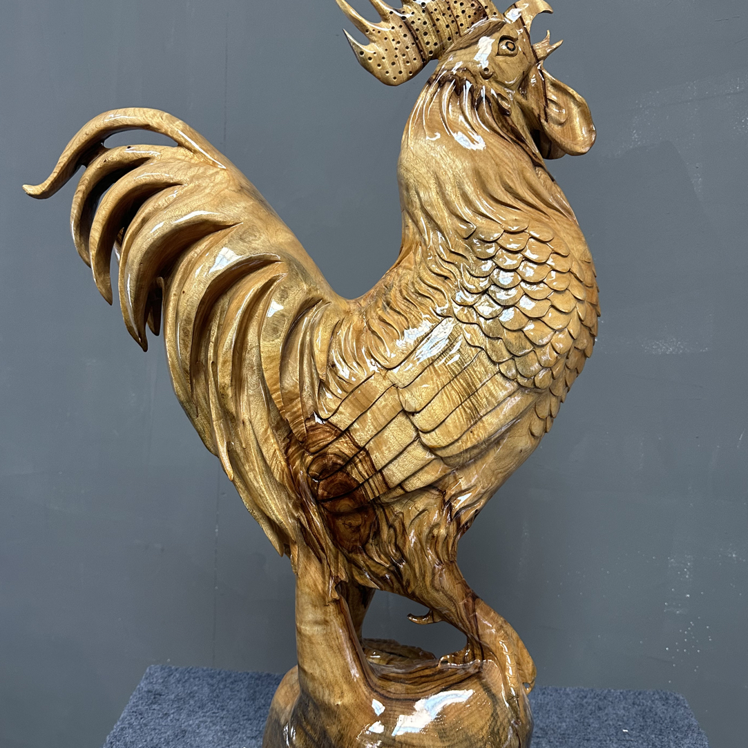 香樟木金鸡报晓，纯手工雕刻：尺寸：高88，长60公分