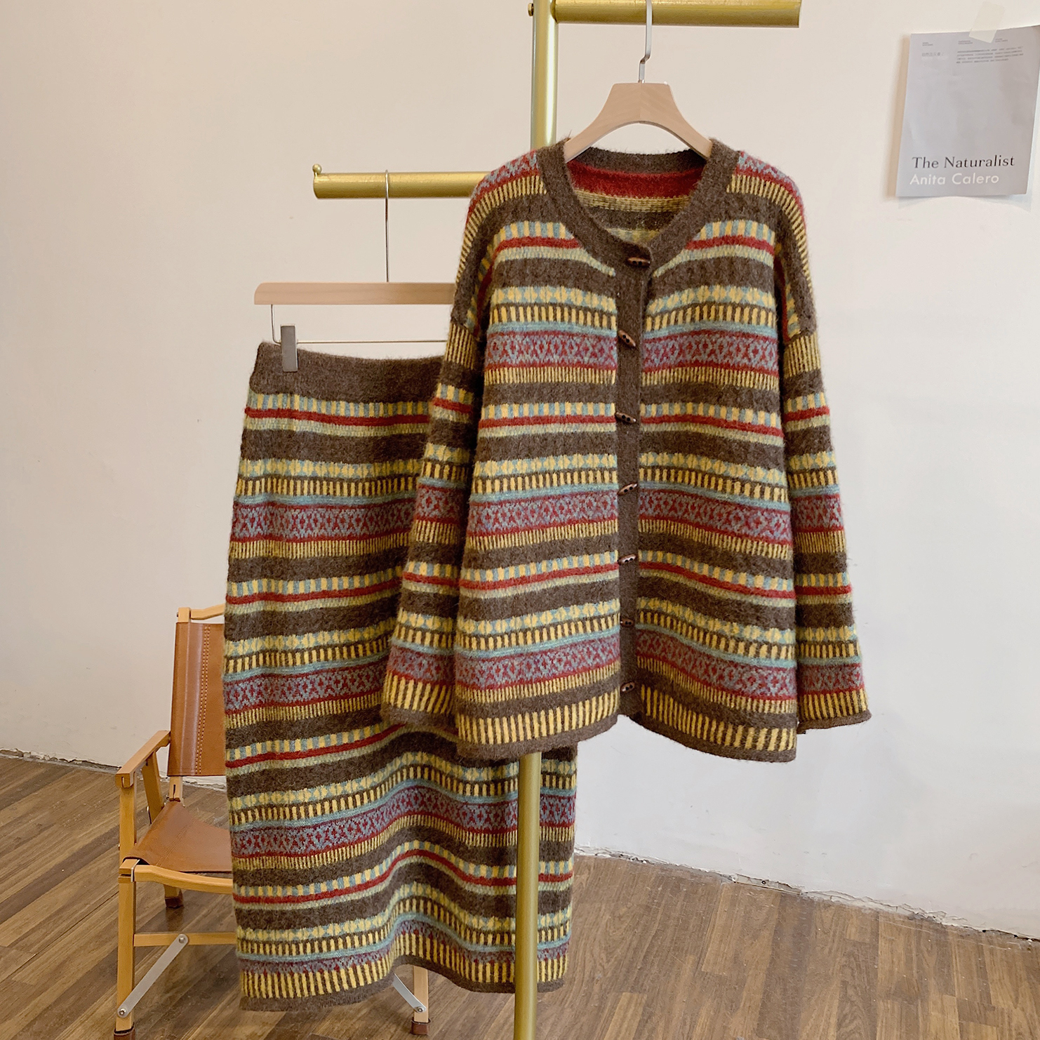 南城书店C5358条纹木扣圆领针织开衫毛衣松紧腰半身裙套装