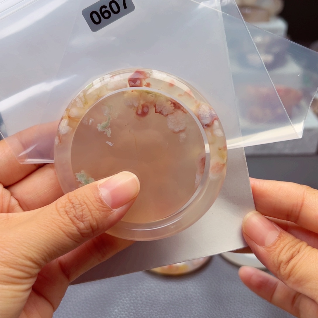 玛瑙/玉髓手镯未镶嵌瑶**树