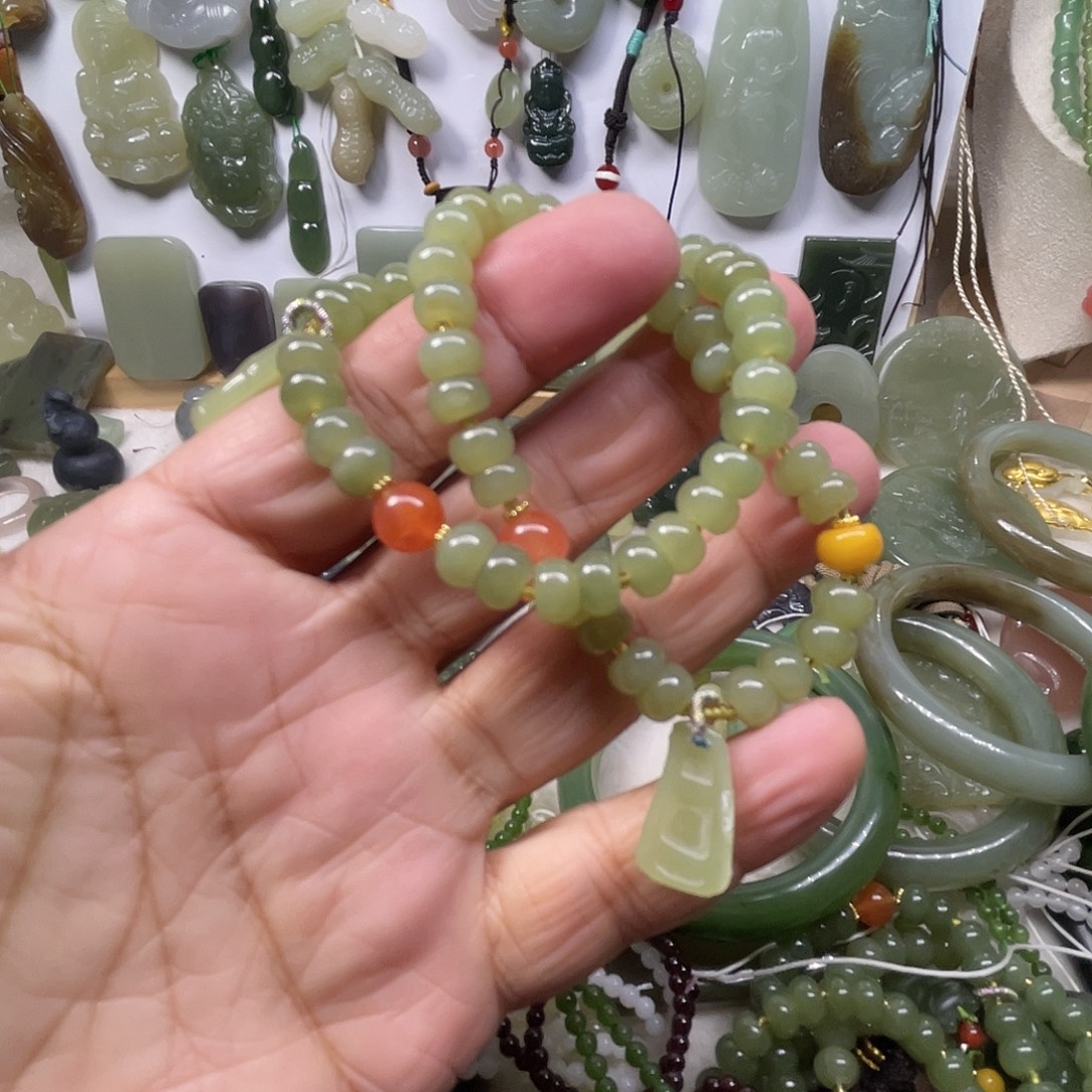 和田玉未镶嵌颈饰