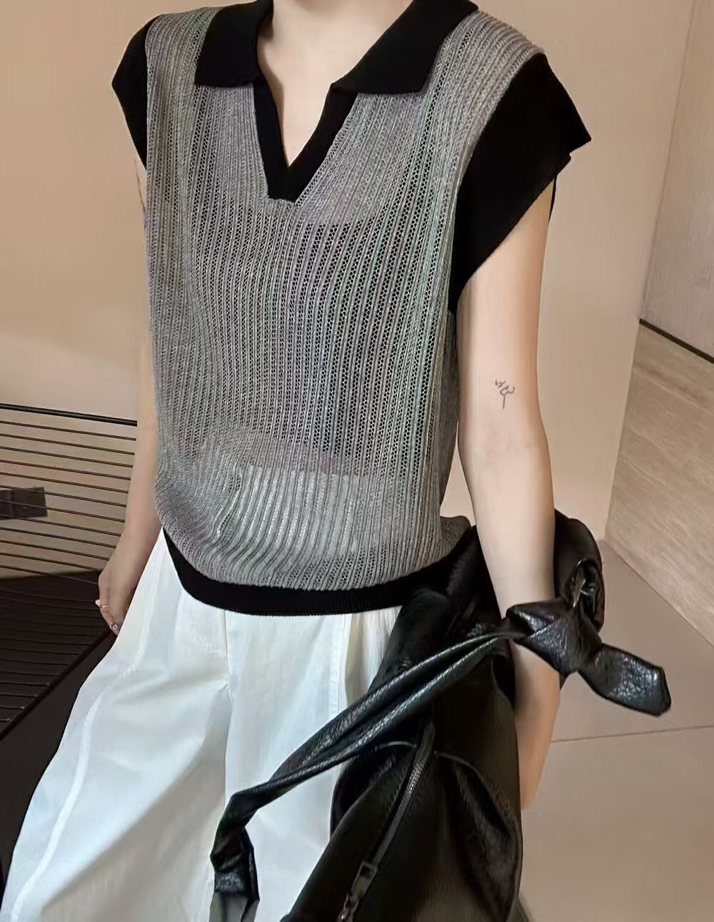 Z.X 撞色拼接V型翻领小飞袖针织衫  6301