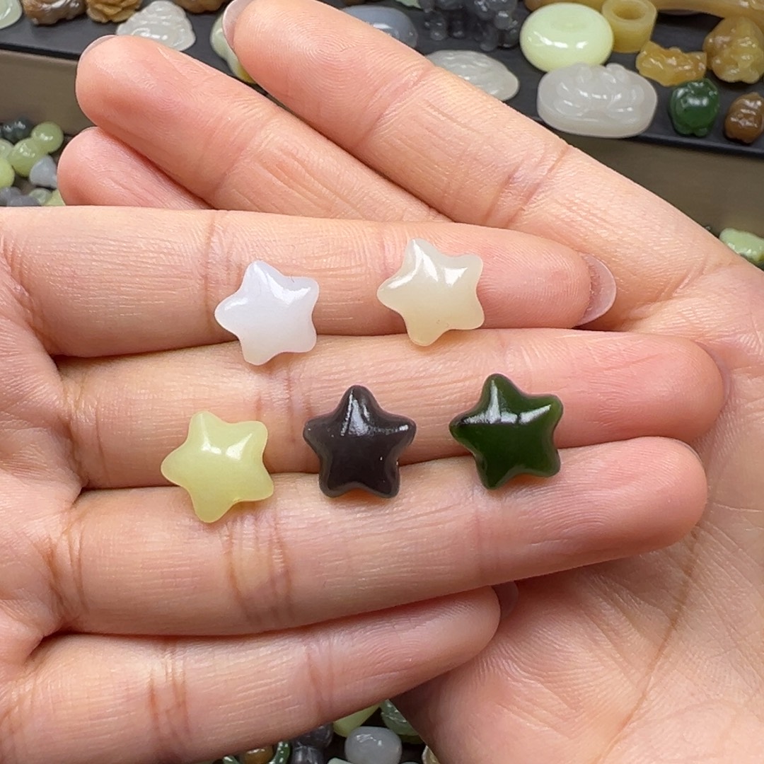 和田玉未镶嵌颈饰98一个多样性发其一