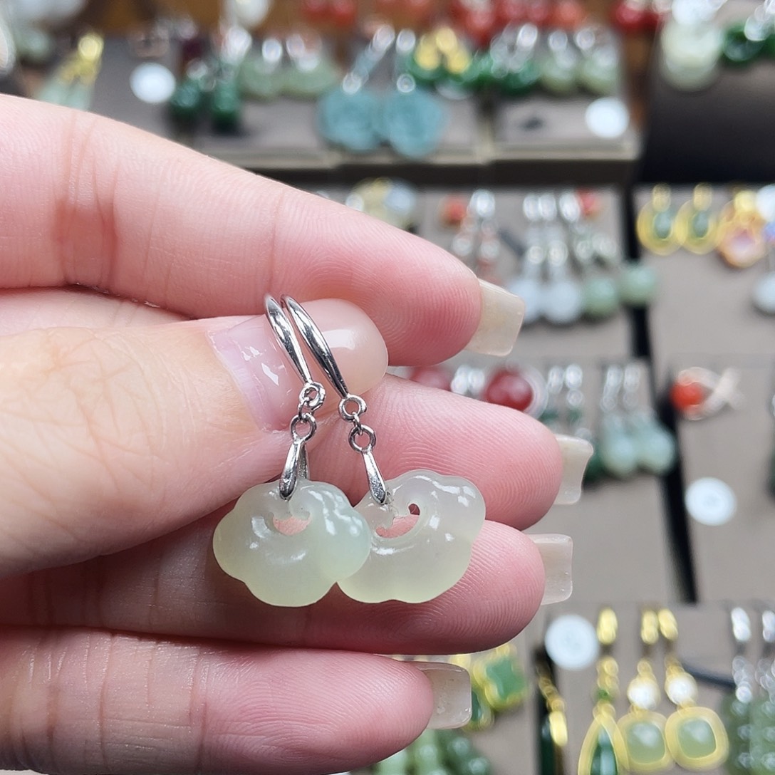 和田玉银S925镶嵌耳饰如意