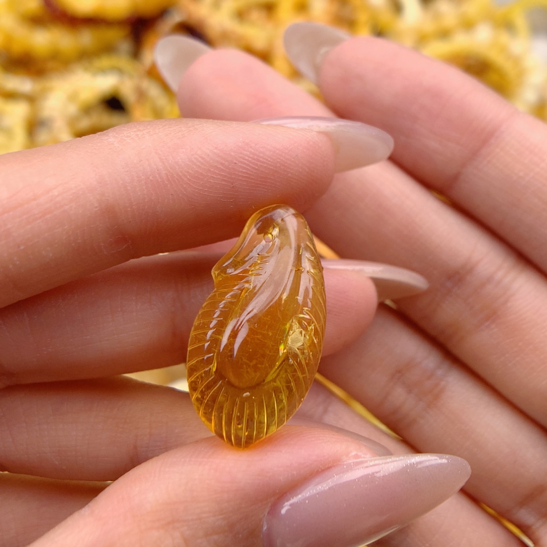 琥珀未镶嵌珠宝奇石