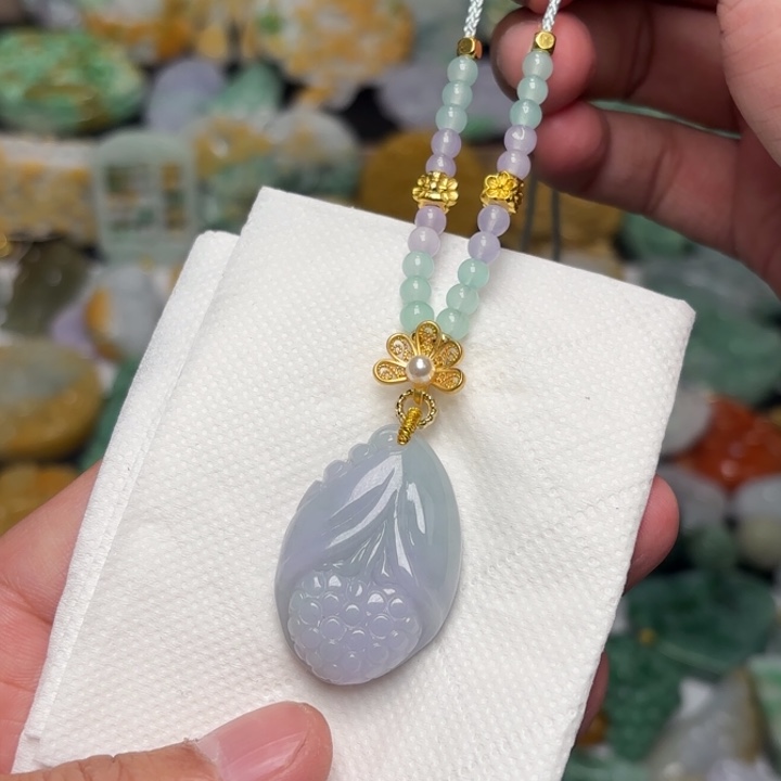 翡翠颈饰未镶嵌吊坠